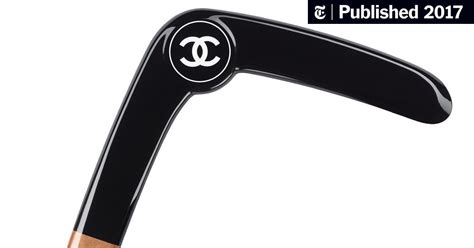 Chanel boomerang